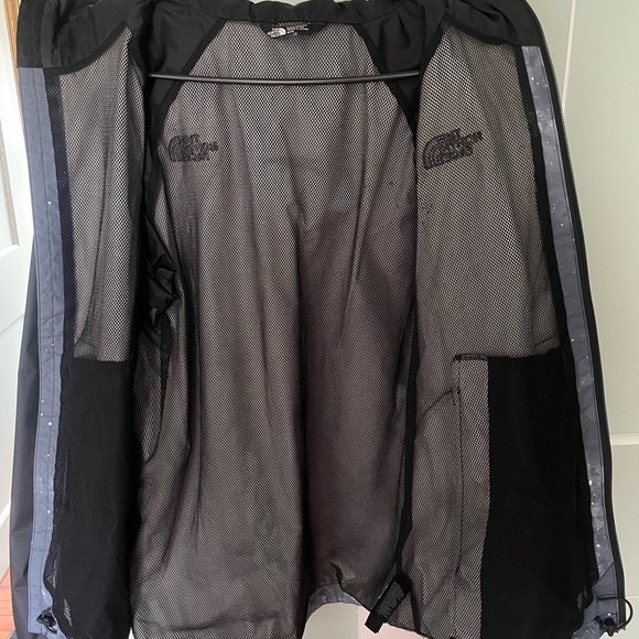 North Face dryvent rain jacket - Picture 3 of 4